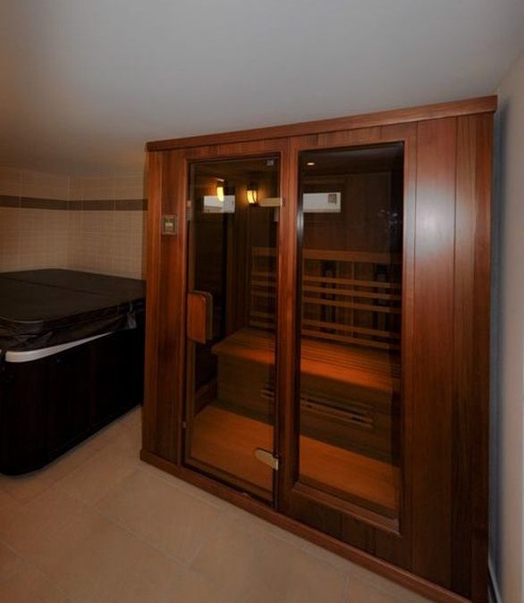 Infrasauna s prosklenými stěnami